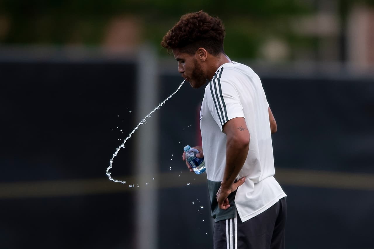 La Selección Mexicana de Fútbol se entrenó en las instalaciones de la Universidad de Colorado. El técnico del tricolor tuvo a su disposición a todos los jugadores elegidos para la Copa Oro con miras al duelo del miércoles ante Canadá.