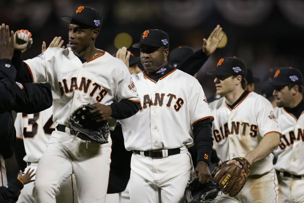 San Francisco Giants ganaron pase de comodín por tener el mejor récord entre los equipos de segundo lugar de la Liga Nacional en el 2002. Perdieron la Serie Mundial contra Anaheim Angels.
