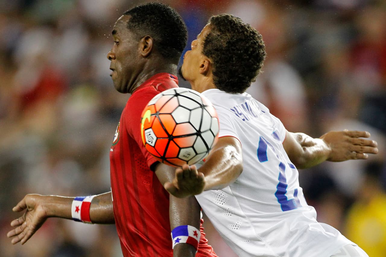 El partido resultó parejo y ambos equipos igualaron 1-1, con lo que Panamá clasificó como líder de su zona, por delante de los locales.