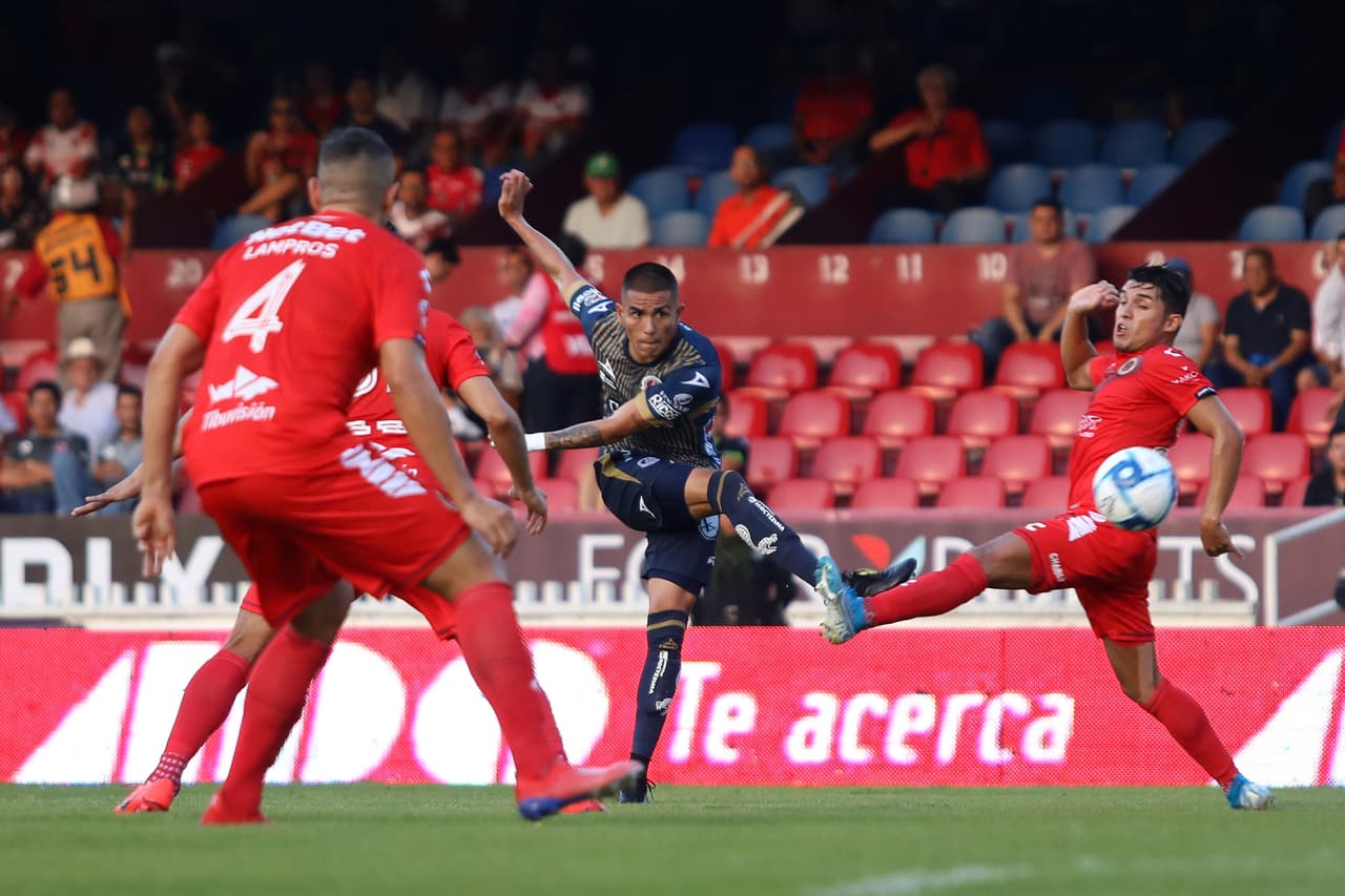 Veracruz solamente logró anotar por la vía penal a través de Bryan Carrasco pero después se colapsó.
