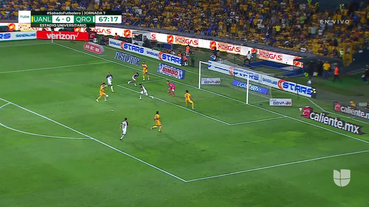 ¡TIRO ATAJADO! disparo por Juan Vigón.