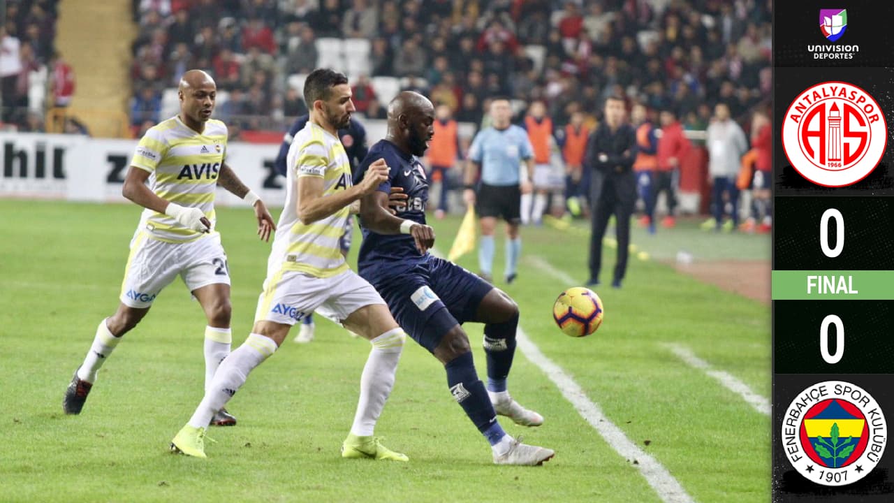 El Fenerbahce sigue como penúltimo en la Liga turca.