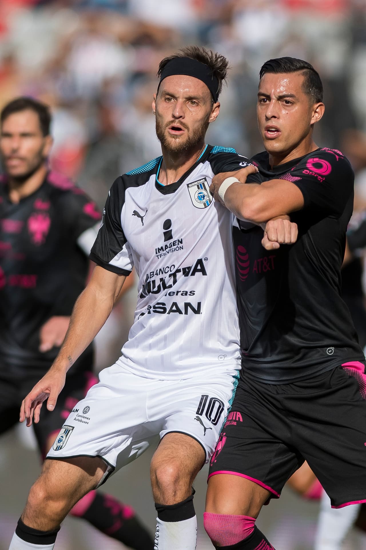 Querétaro rescató un punto que parecía perdido en el último minuto del encuentro al concretar un tiro penal.