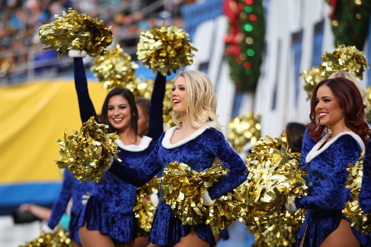 Las porristas de los San Diego Chargers se despidieron con su gran belleza y carisma de la temporada 2015 de la NFL.