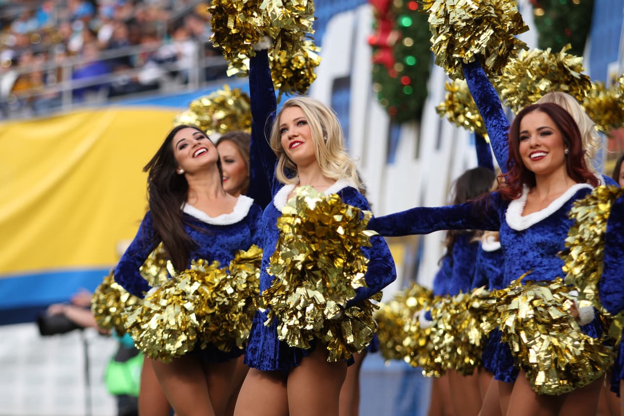 Las porristas de los San Diego Chargers se despidieron con su gran belleza y carisma de la temporada 2015 de la NFL.