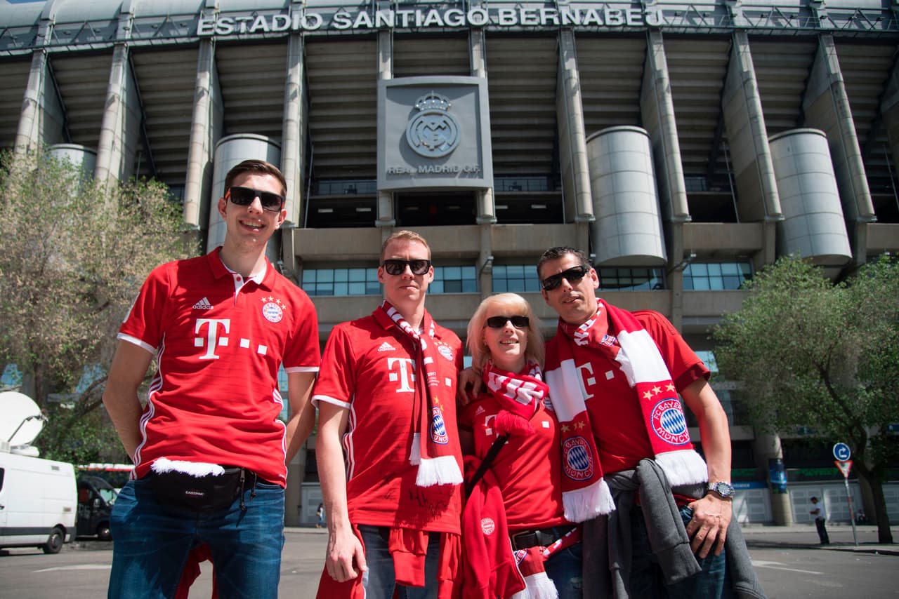 Por su parte, los alemanes buscaron llegar masivamente con la idea de que sus jugadores sintieran su respaldo.