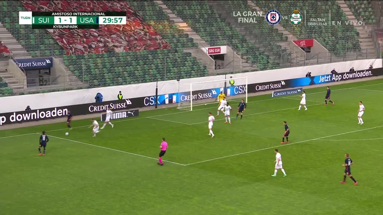 ¡TIRO ATAJADO! disparo por ["Brenden"] ["Aaronson"].