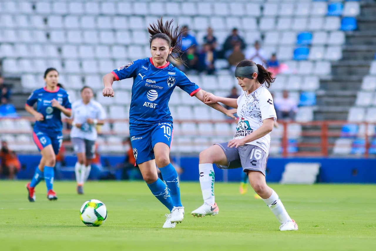 A pesar del buen manejo de balón por parte de las Rayadas, en los primeros 16 minutos del complemento el resultado ya estaba 3-0 a favor de Pachuca con goles en los minutos 57 y 61.
