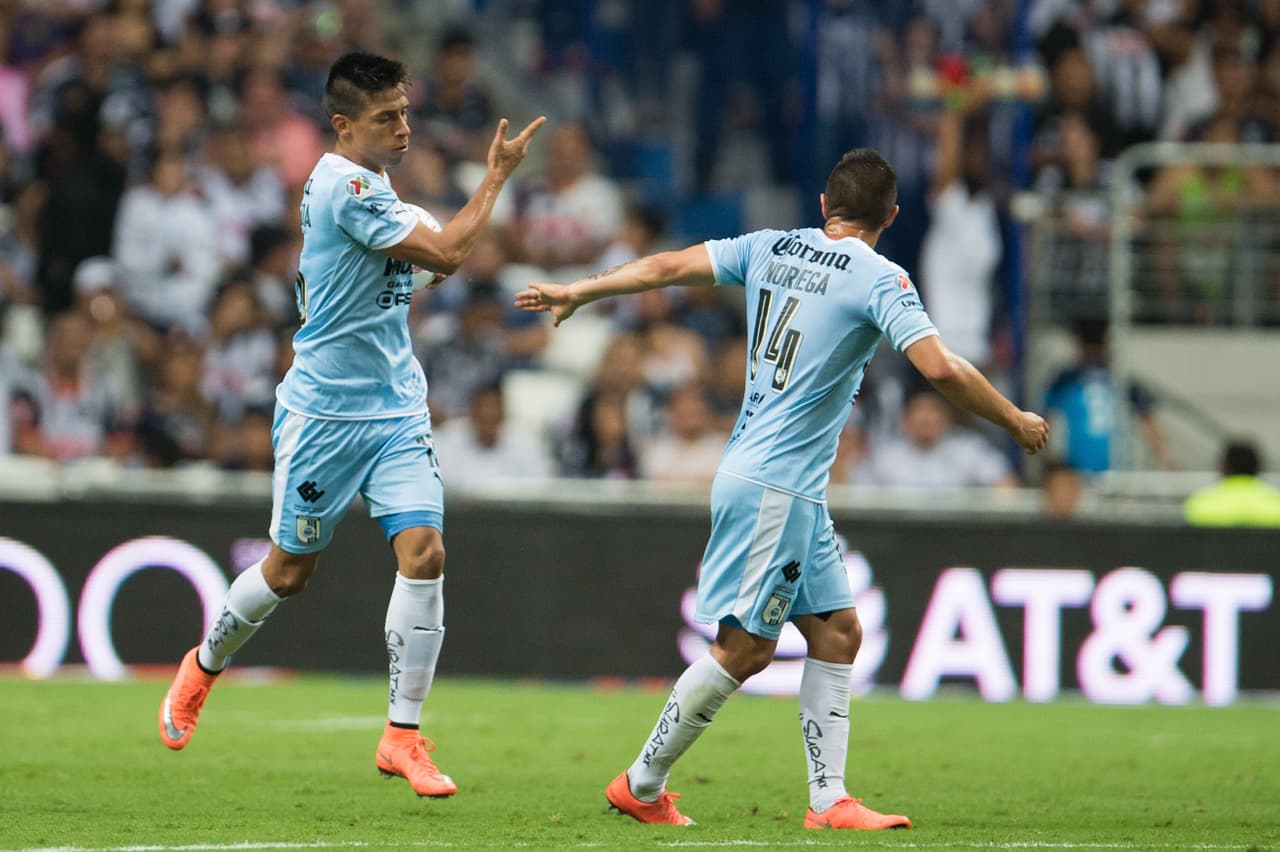 El delantero de Gallos Blancos, Ángel Sepúlveda, a pesar de que perdió contra Monterrey 3-2, logró anotar un gol, aprovechpandose de un rebote para mandar la de gajos con la pierna zurda, logrando el empate temporal en el partido. Ángel sumó 9 puntos en la fecha 15.