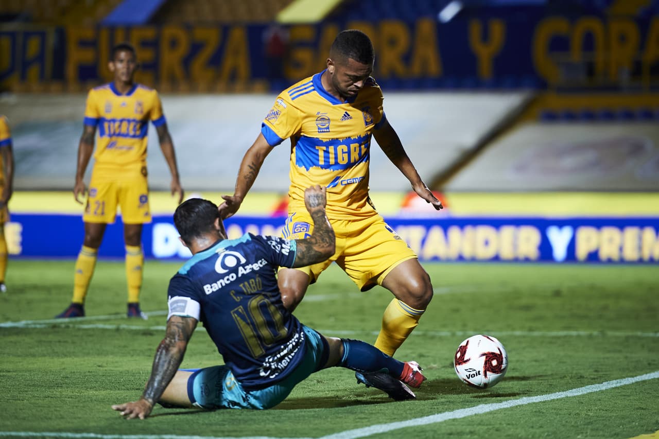 Tigres sentencia el partido en los primeros 10 minutos con goles de André-Pierre Gignac y Eduardo Vargas y al Puebla no le da tiempo de empatar y terminan cayendo 2-1.