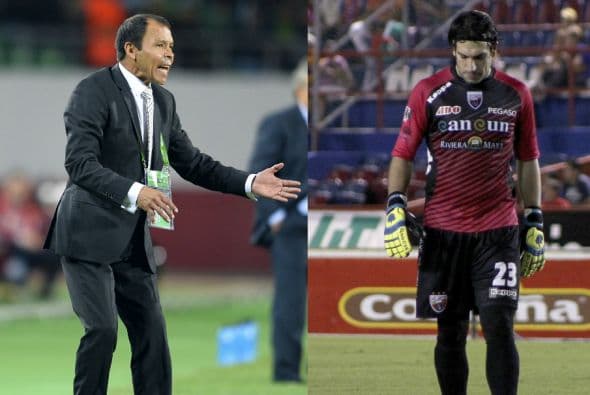 Jorge Villalpando Vs. José Guadalupe Cruz.En un duelo de Copa Libertadores en el 2011 ante el Junior de Barranquilla, el entonces portero de Jaguares, Jorge Villalpando, cometió errores increíbles.