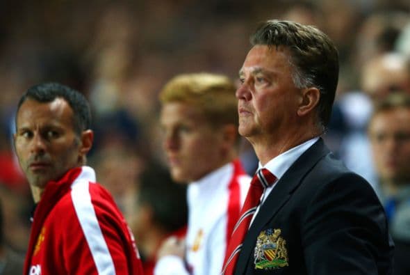 El Manchester United parece ganar mucho en ataque con Di María y Falcao. Falta ver como Van Gaal junta las piezas, pues hasta ahora el equipo no ha funcionado.