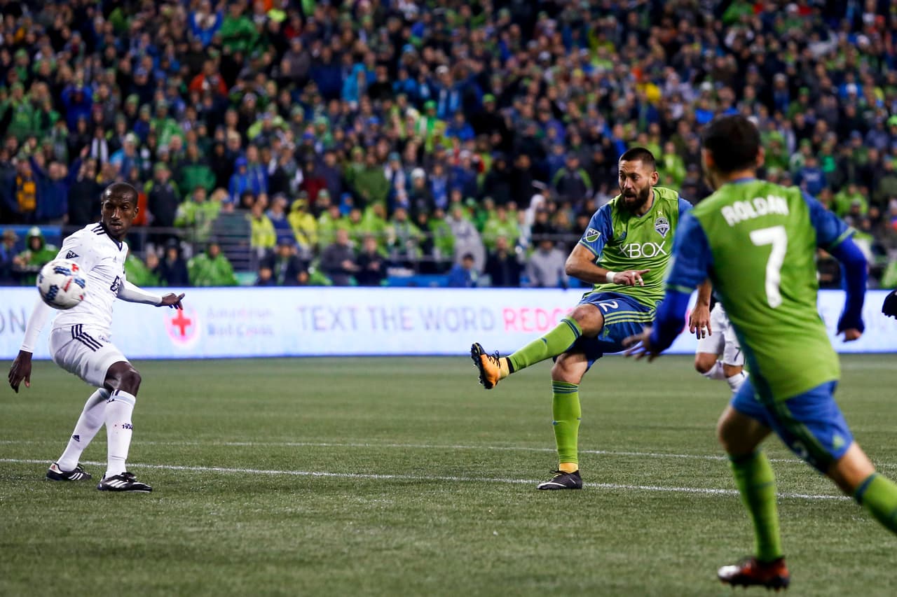 ¡El campeón sigue de pie! Clint Dempsey clasificó a Seattle Sounders a las Finales de Conferencia con un doblete