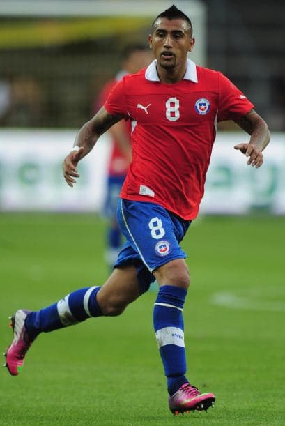 Arturo Vidal:El mediocampista chileno está convertido en una de las estrellas de su equipo por lo que su look no es contradicho. Mira aquí los videos más chismosos.