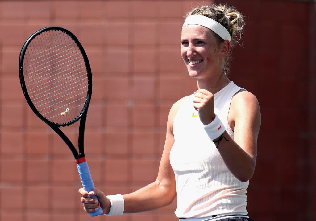 La exnúmero uno del mundo, la bielorrusa Victoria Azarenka eliminó a la sembrada 25, la australiana Daria Grvrilova por 6-1 y 6-2, sin mayores complicaciones avanzó.