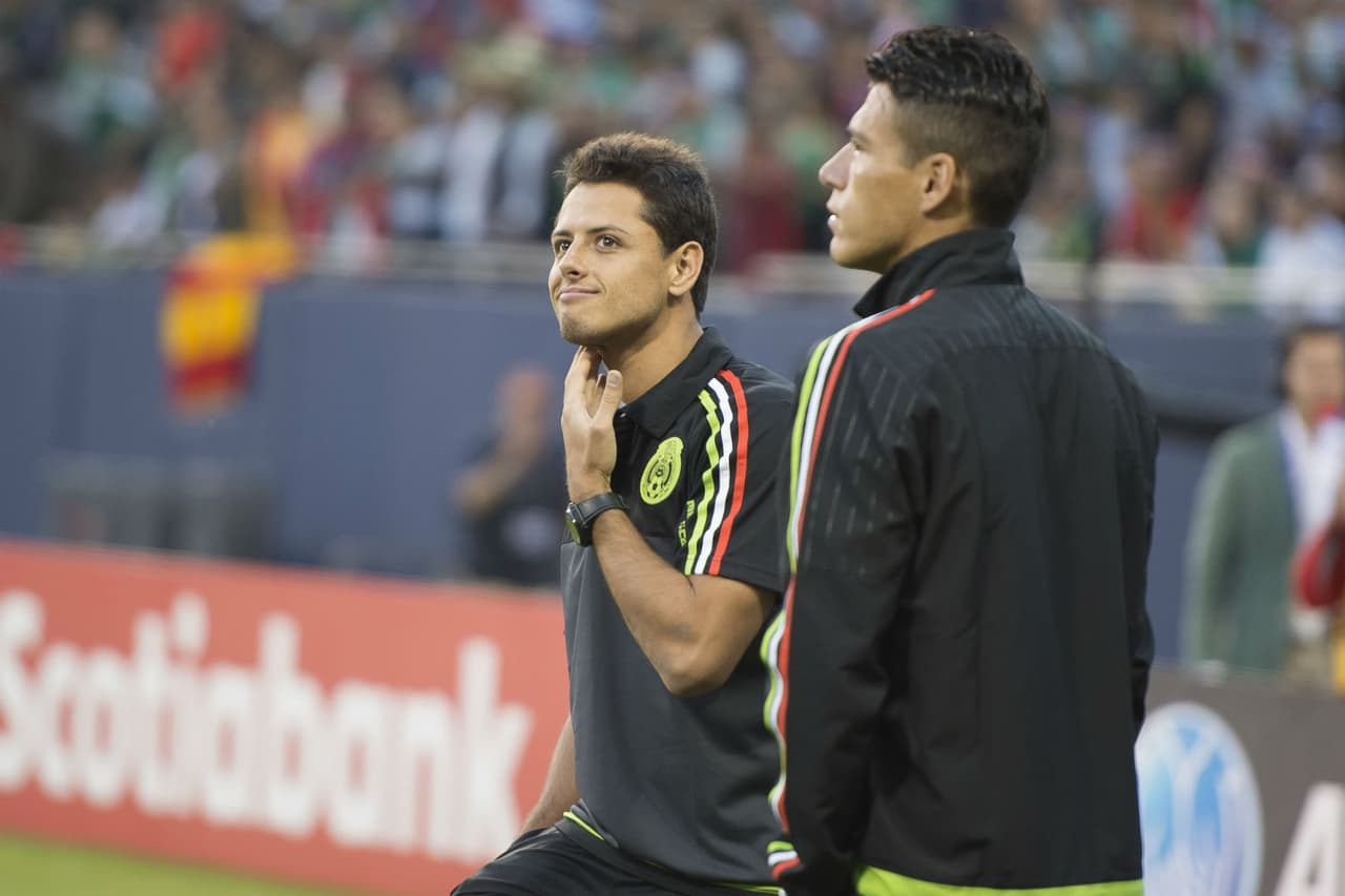 Después de ser suplente por segunda ocasión en un Mundial,
<b> Javier Hernández</b> ha luchado por ganarse su lugar en el once titular en una sana competencia con Oribe Peralta. Al final de la era de Miguel Herrera, una lesión le impidió participar en la Copa Oro 2015.