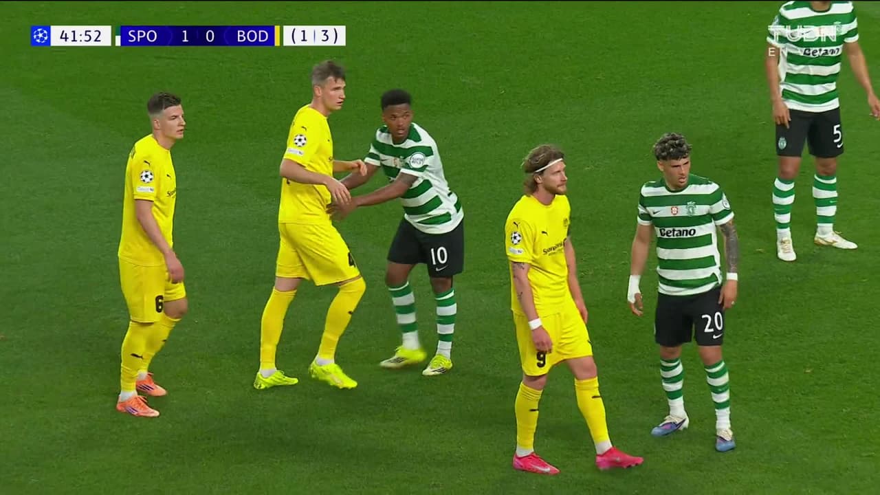 ¡CERCA! Odin Bjørtuft disparó que se estrella en el poste.