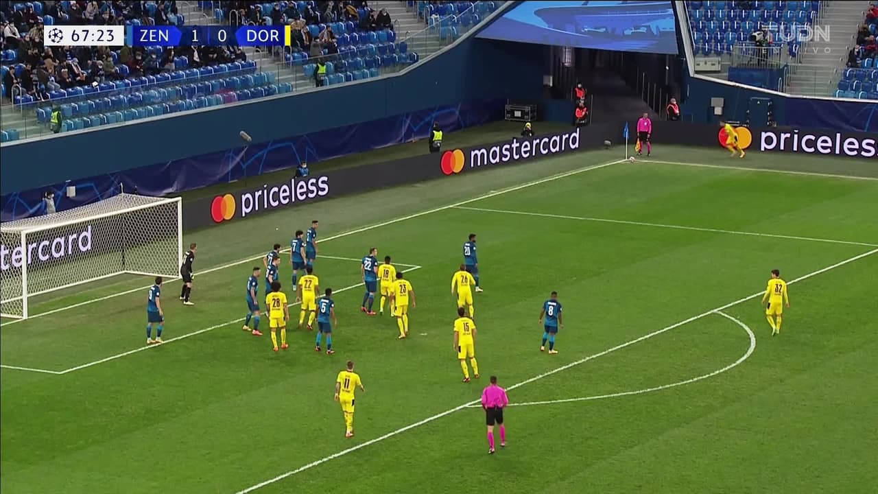 ¡GOOOL! Lukasz Piszczek anota para Borussia Dortmund.