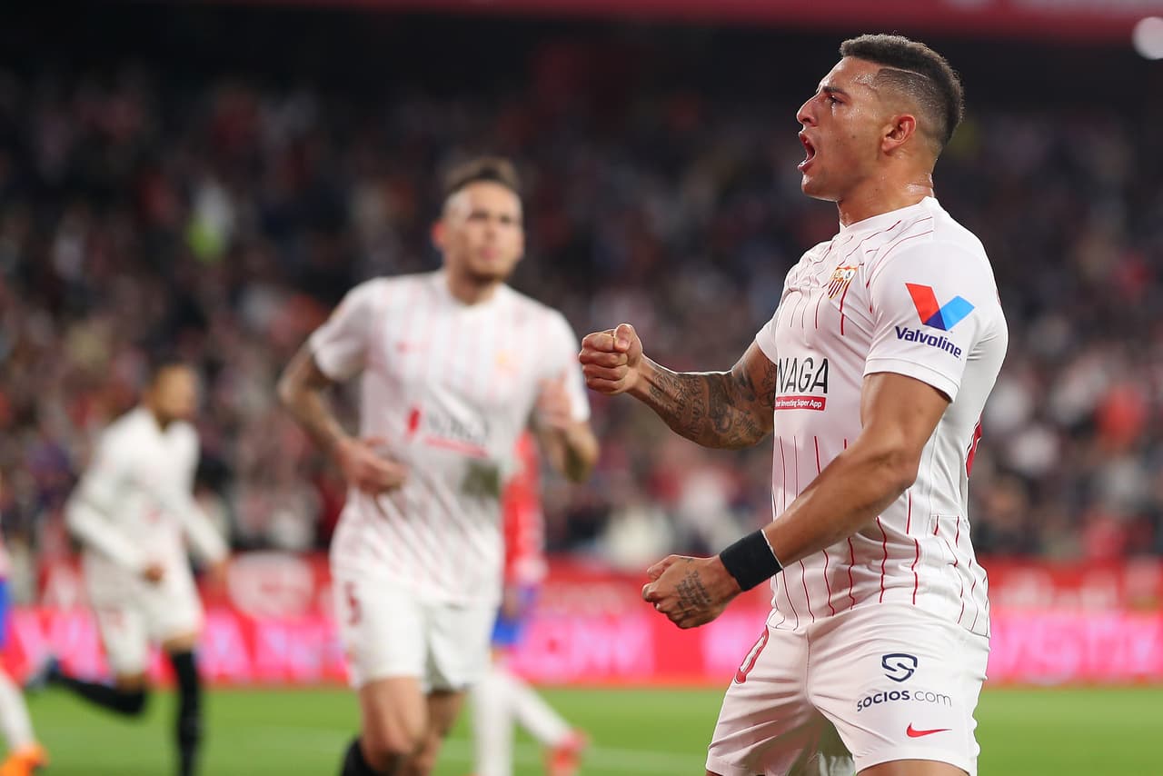 Sevilla sufrió pero en los minutos finales logró sacar la victoria ante el Granada que comenzó ganando el encuentro.