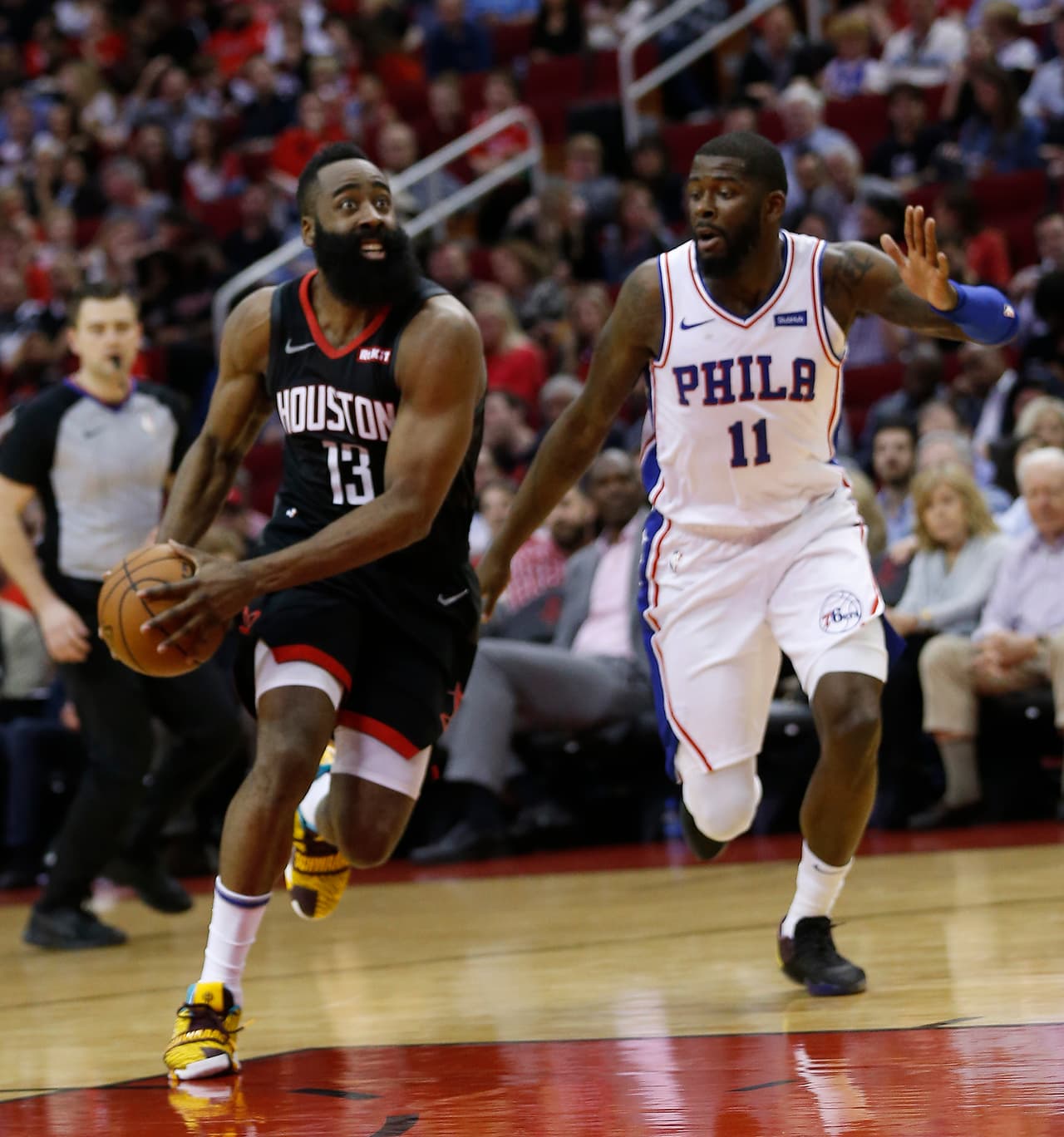 76ers 91-107 Rockets: el quintento de Houston ganó un duelo con característicsa de playoffs en el Toyota Center. James Harden volvió a ser el jugador fundamental para los Rockets con un doble-doble de 31 puntos y 10 rebotes. Además consiguió siete asistencias.
