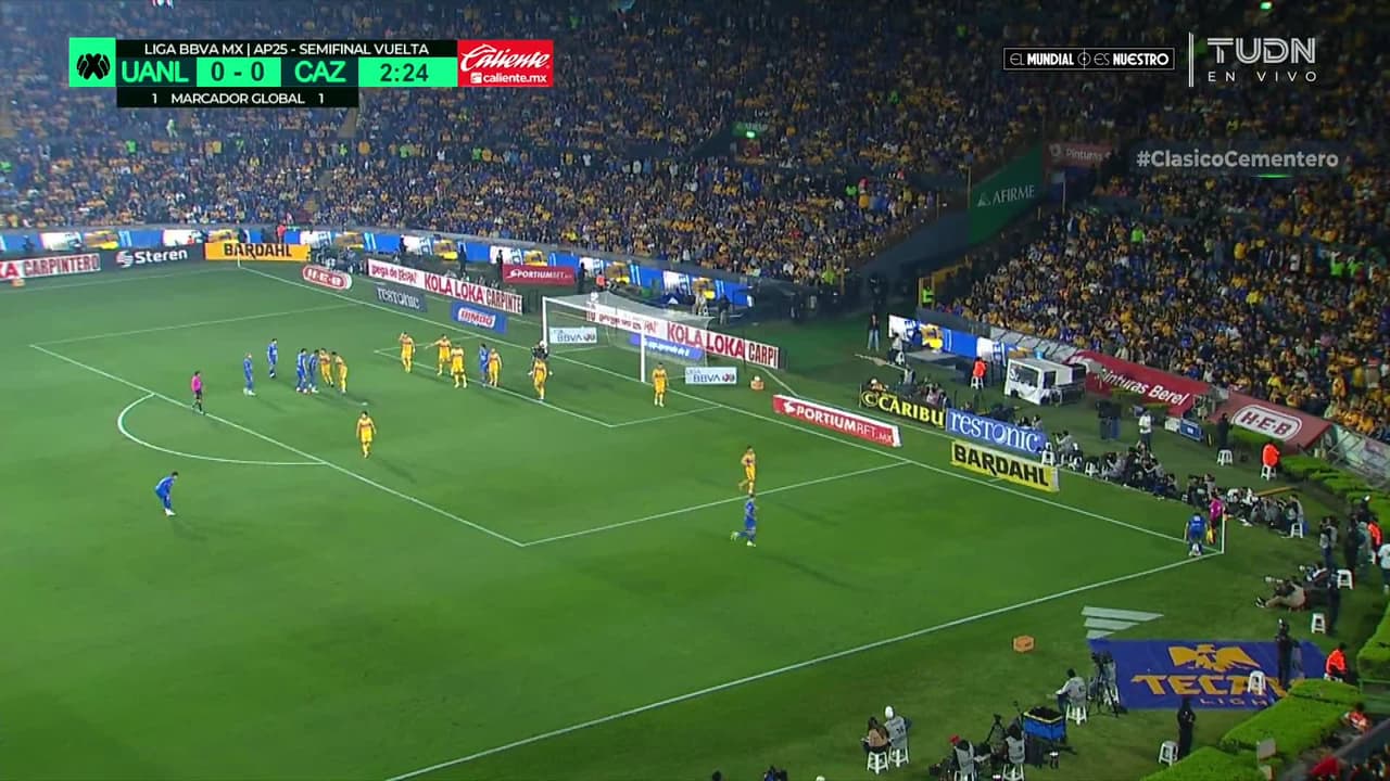 ¡TIRO ATAJADO! disparo por Omar Campos.