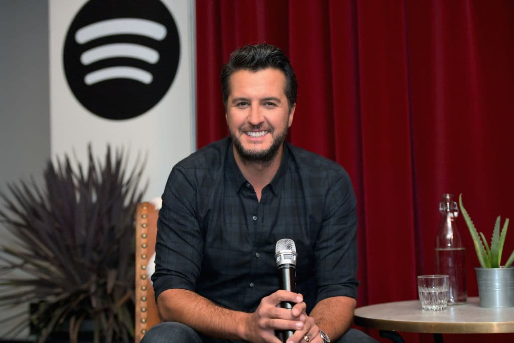 Luke Bryan ha sumado $1,025,193 dólares en gira y su boleto cuesta en promedio $63.73 dólares.