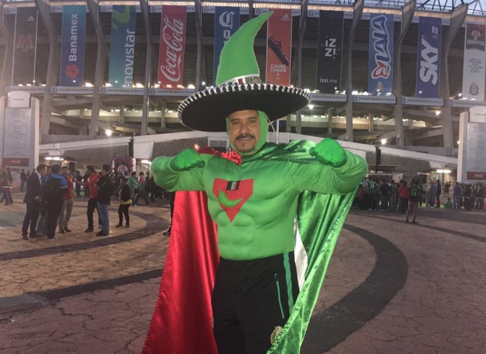 Los aficionados se dieron cita en el Azteca para apoyar al Tri y a la ’Selecta’ rumbo a Rusia 2018.