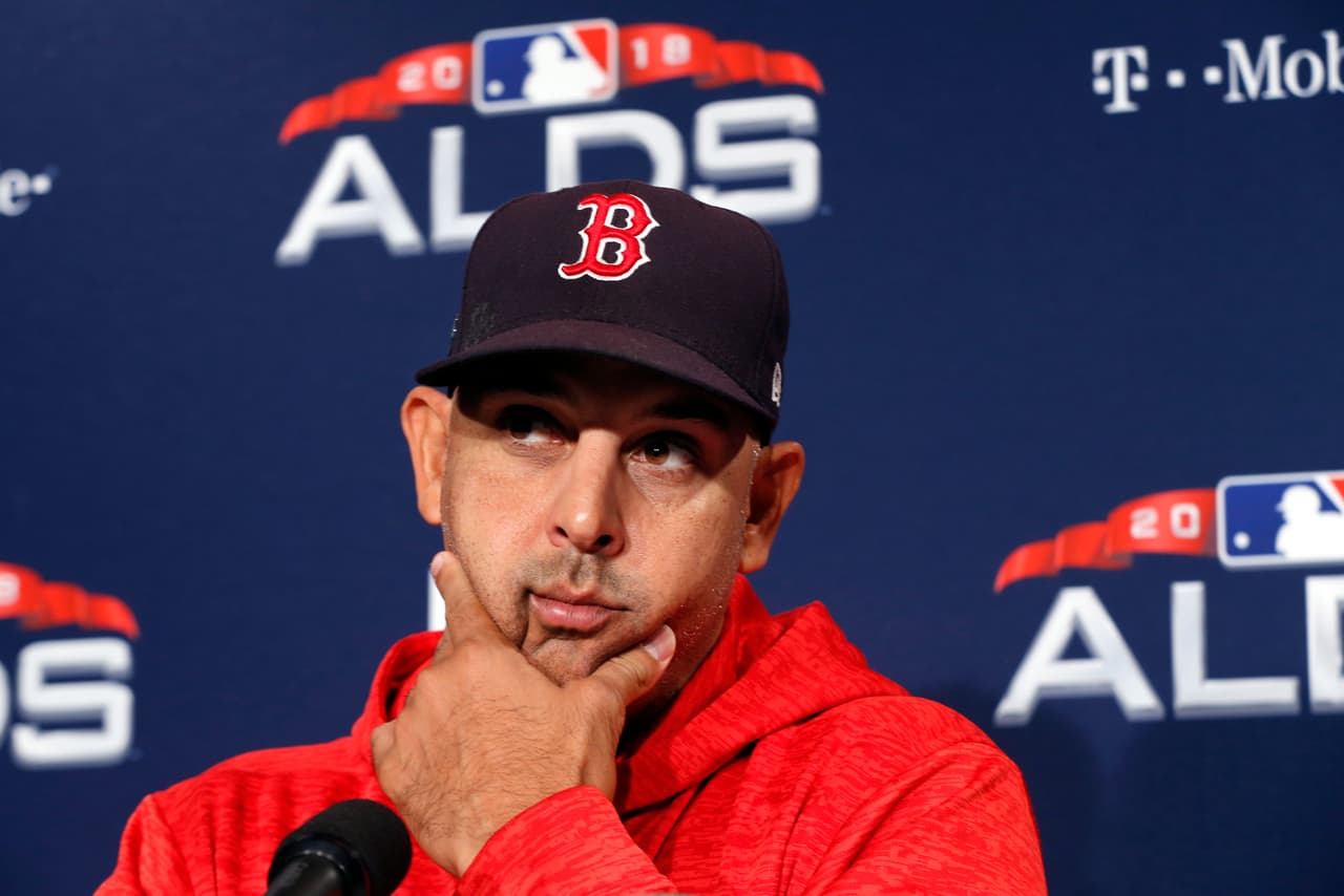 Alex Cora, en su primer año como piloto de los Medias Rojas, ha hecho un trabajo brillante. Su estilo de beisbol brindó un cambio radical en cuanto a la mentalidad del pelotero. Hay más agresividad.