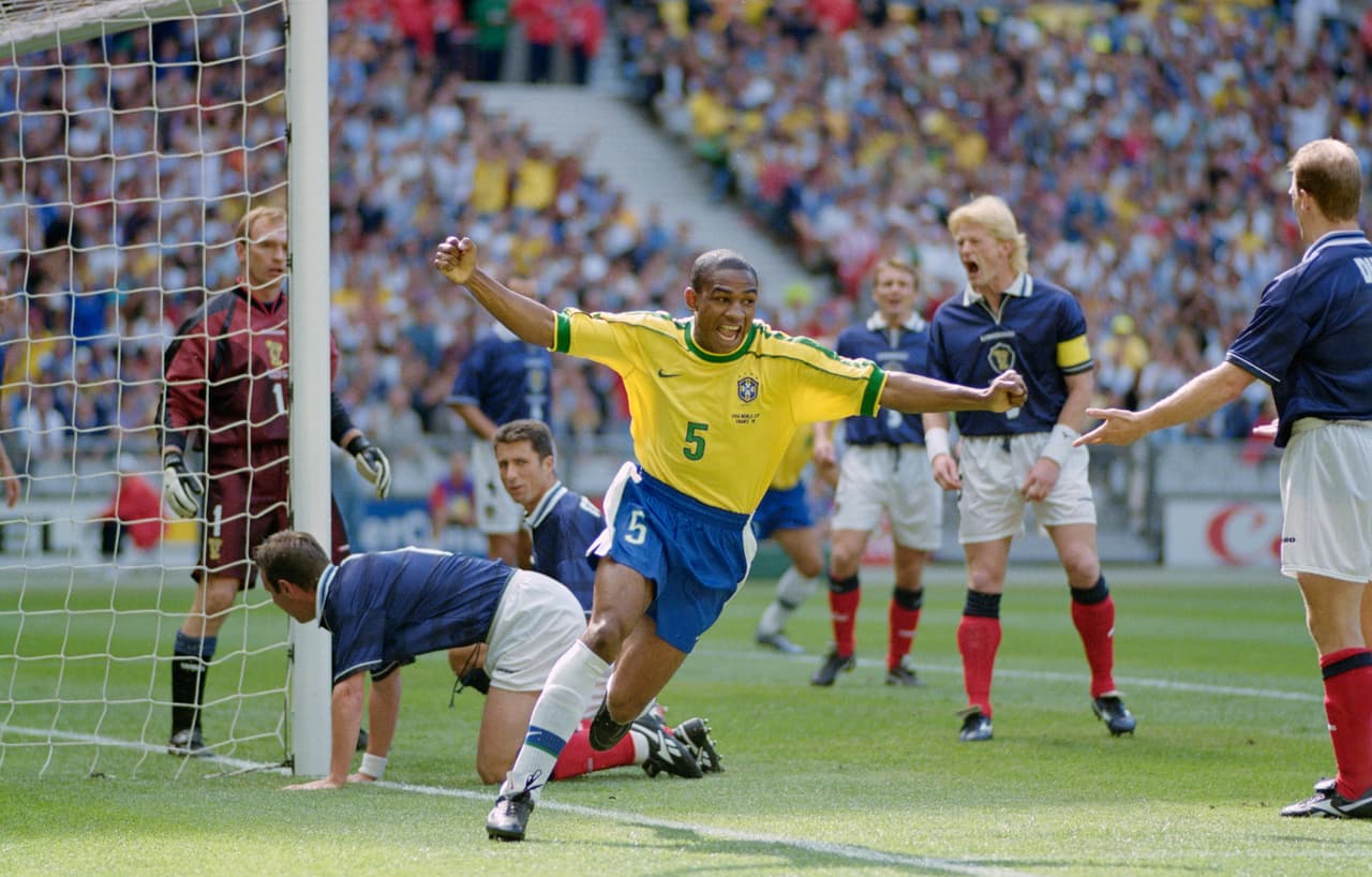 Brasil venció 2-1 a Escocia el 10 de junio de 1998 en el inicio del Mundial de Francia, en el que sería subcampeón contra el local.
