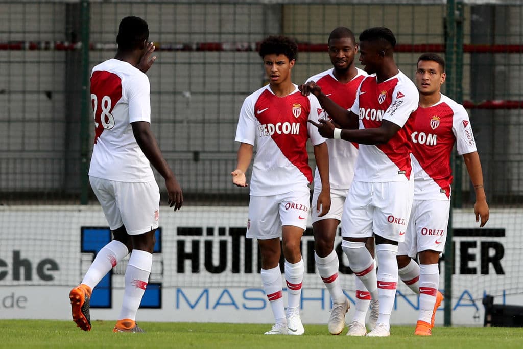 2) 
<b>AS Mónaco</b>. El equipo del principado es el que mayores problemas podría darle al PSG. Si llegan a ser monarcas de la Ligue 1 y apostaste un dólar por ellos, se produce en 13.