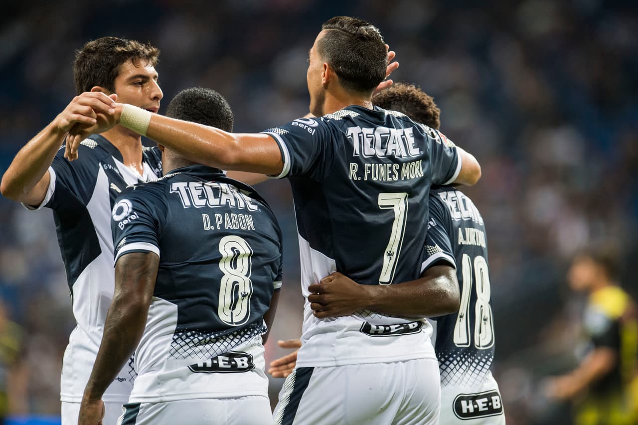 <b>Rayados y su paso arrollador en el torneo</b>
<br>
<br>5. Rayados buscará mantenerse en la cima del Apertura 2017; es junto con Cruz Azul, los únicos equipos que siguen invictos, y en casa todos sus juegos los ha ganado, promediando tres goles por partido en el Gigante de Hierro.