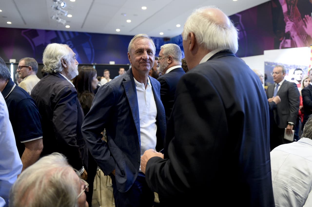 Xavi recibió un emotivo homenaje de despedida por parte del Barcelona y personajes importantes en su carrera, aquí las mejores imágenes.