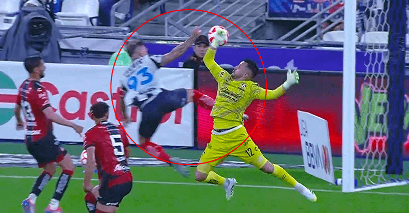 Camilo se agranda: ¡dos atajadas enfermas vs. Sergio Ramos salvan al Atlas!