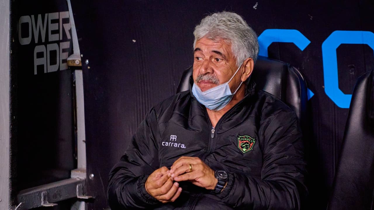 ¿Adiós al Tuca? Bravos no descarta cesarlo por frases polémicas