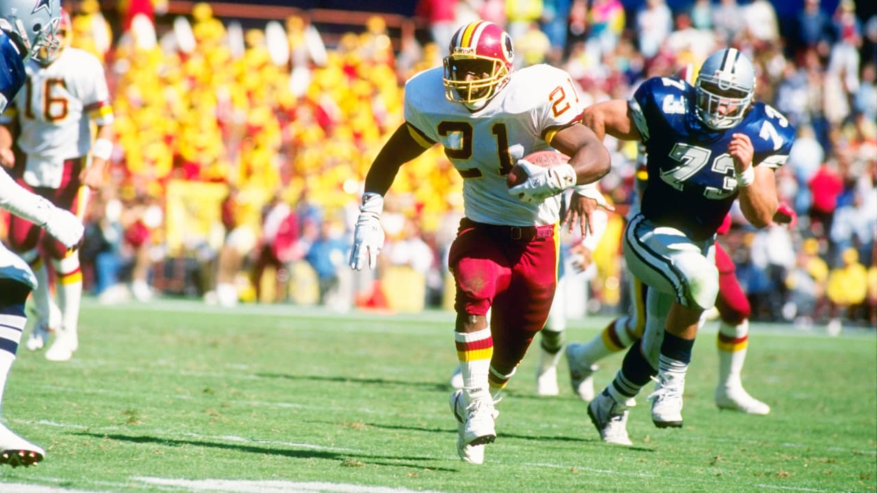 La paradoja de esta narrativa es que ambos equipos fueron colocados en la División Este de la Conferencia Nacional, aún cuando geográficamente Dallas se encuentra lejos de esa zona.