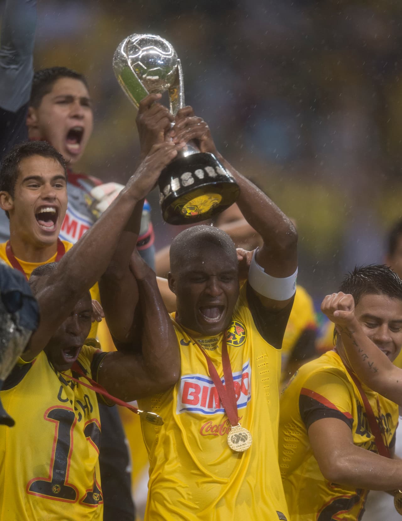 Querido por muchos, el 'Capitán de Chocolate' disputó 180 partidos, marcó siete goles, se convirtió en referente y levantó el Clausura 2013 de la Liga MX.