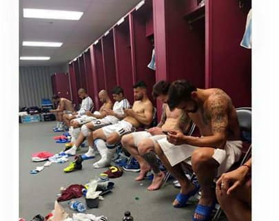 Lavezzi ventiló a sus compañeros