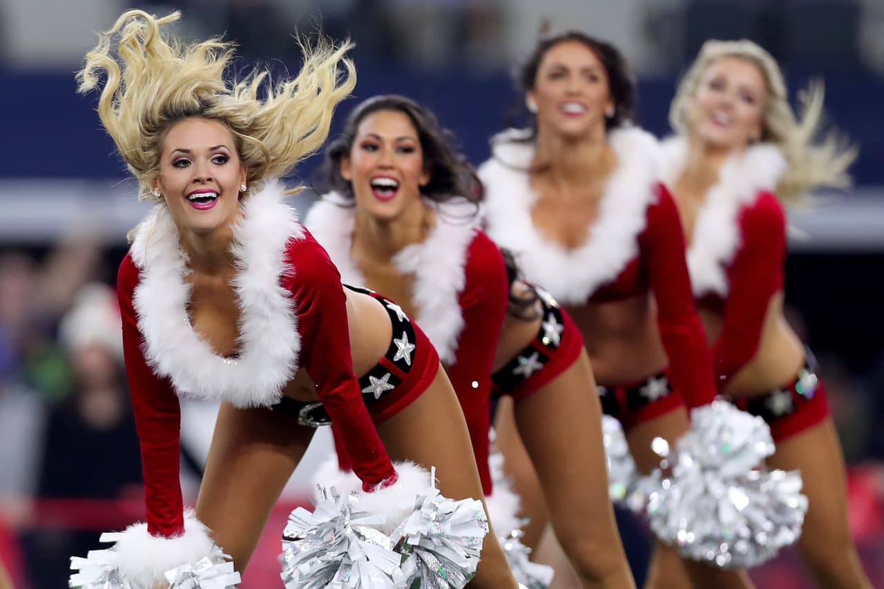 En esta Navidad disfruta con las mejores imágenes de las porristas de la NFL que se vistieron de gala para la Semana 16. ¡Felices fiestas!