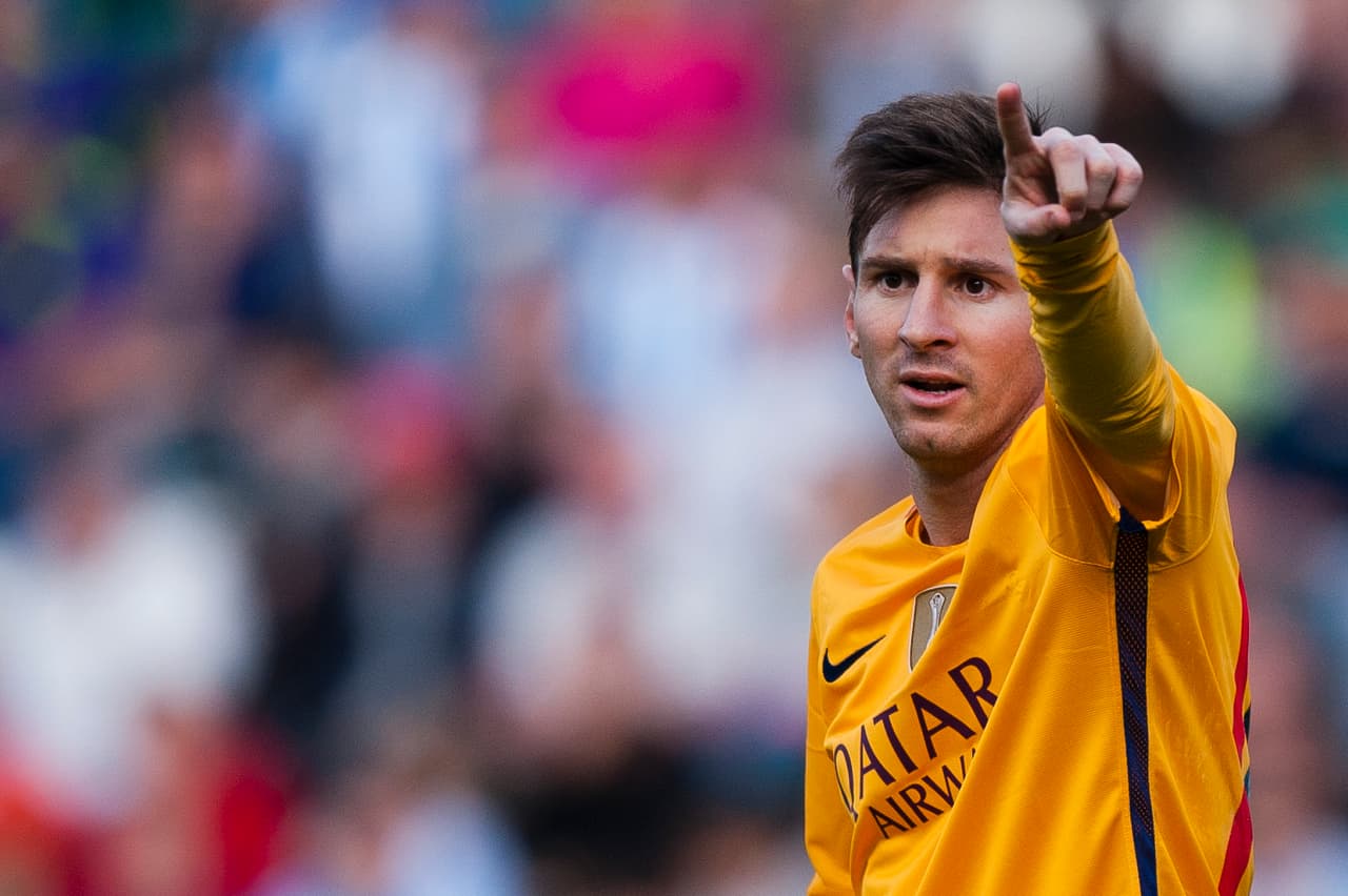 El jugador del Barcelona, Lionel Messi, durante un partido contra Málaga por la liga española el sábado, 23 de enero de 2016, en Málaga. (AP Photo/Daniel Tejedor)