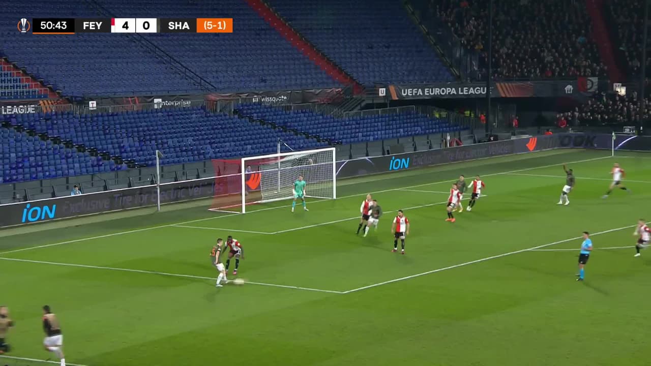 ¡TIRO ATAJADO! disparo por Oleksandr Zubkov.