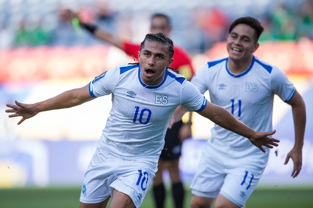El Salvador retomó el vuelo y con este 2-0 revive sus opciones con miras a la segunda ronda de la Copa Oro.