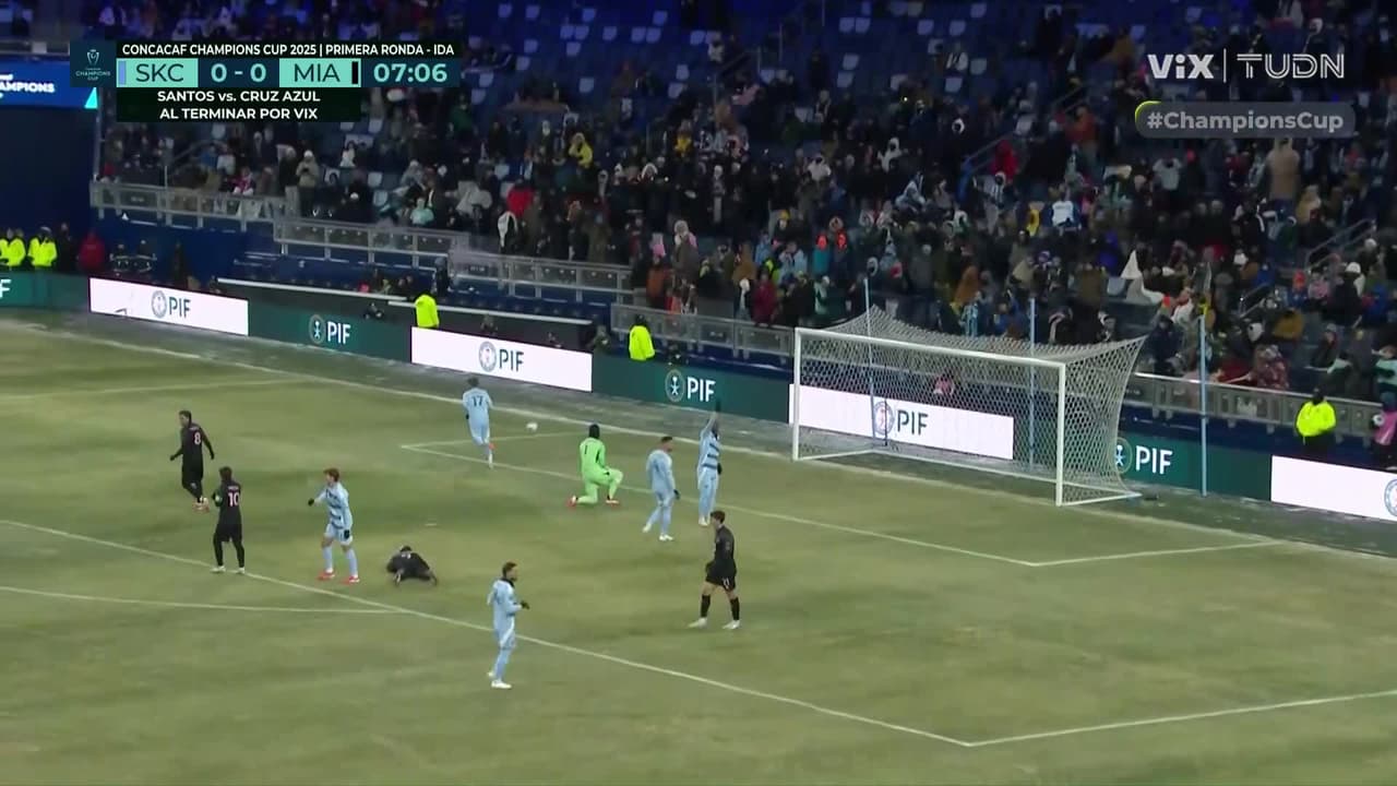 ¡Primera jugada de peligro de Messi! Suárez falla en el disparo