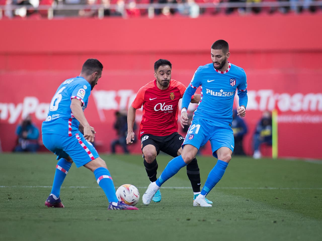Fue el Atlético de Madrid el que llevó toda la batuta del compromiso haciéndose del esférico.
<br>