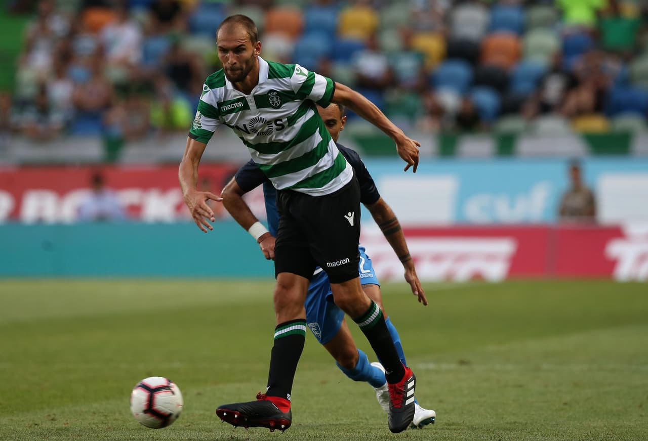 El holandés Bas Dost va de salida en el Sporting. Se han recibido ofertas de España y del Schlake 04, aunque aún no hay algo fijo.