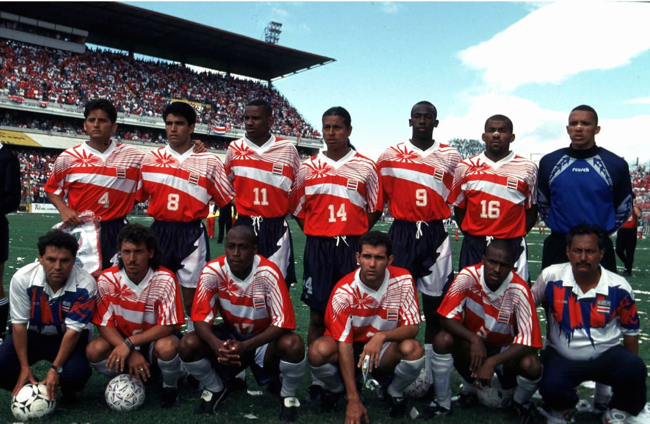 Los futbolistas tricolores viajaron después a San José de Costa Rica, donde sacaron un empate a ceros que tampoco gustó a la prensa, pues quería goleada.