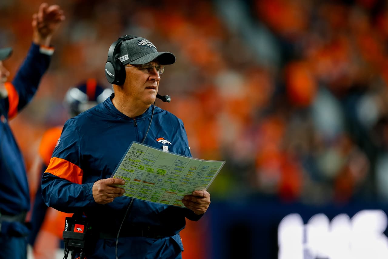 Los Kansas City Chiefs vencen a los Denver Broncos 30-6, pero pierden a Patrick Mahomes por lesión en la rodilla.