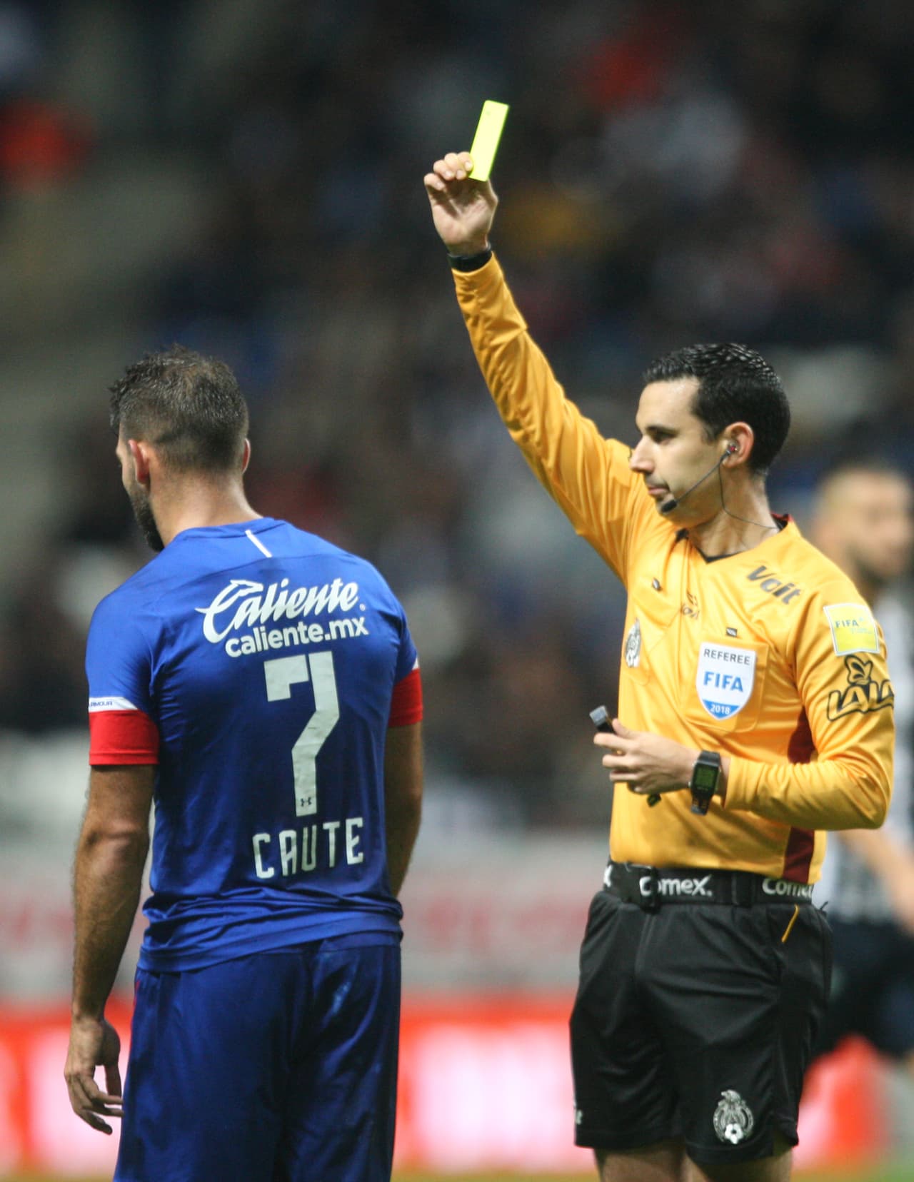 Martín Cauteruccio fue uno de los cinco amonestados del partido, sumándose a Roberto Alvarado y Adrián Aldrete de La Máquina y Dorlan Pabón y Funes Mori de Rayados.