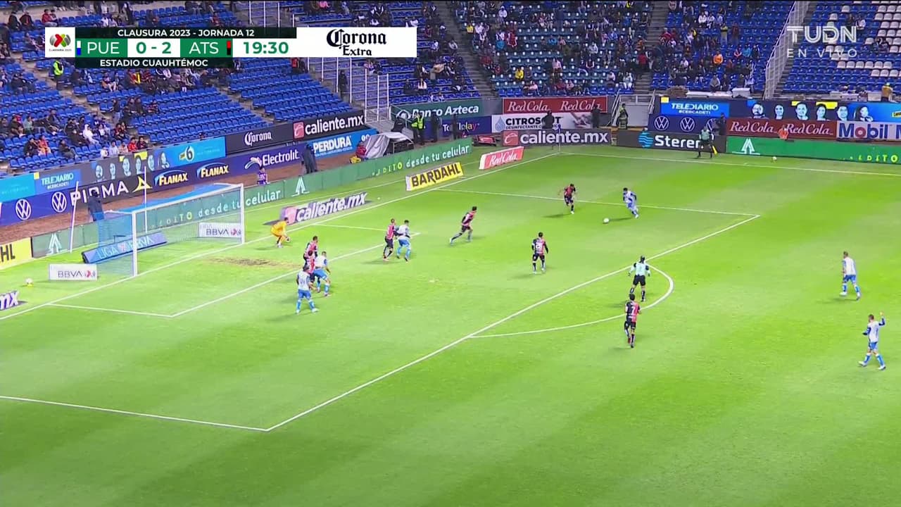 ¡TIRO ATAJADO! disparo por Omar Fernández.