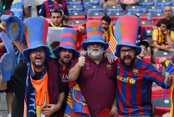 Los aficionados al fútbol pintaron el Olympiastadion de Berlín para alentrar a blaugrana y biaonconeros en la pelea por llevarse el trofeo de la Champions.