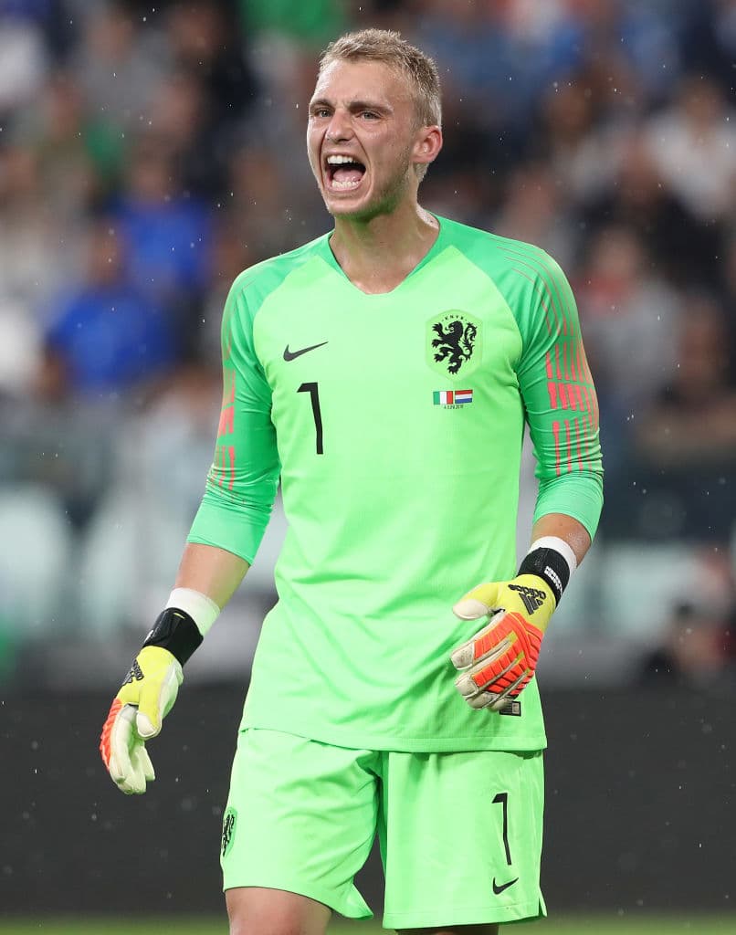 Y es que se dice que el portero holandés busca más minutos y está sonando, entre otros, muy fuerte en el Chelsea.